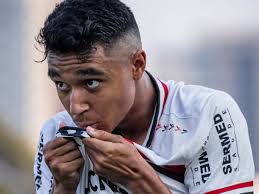 Pedro Severino: Médicos detalham caso de jogador de futebol que escapou de  morte cerebral