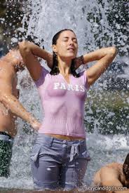Braless Wet Girl – Sexy Candid Girls