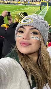 The Packers are in the market for a WR, and word is they might target  either Davante Adams or Tee Higgins. Who's your pick? 🤔