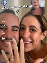 ellelevi looking for a nice Jewish husband 💍 Hey I'm Elle, 34, just moved  from Philly to Miami! I'm Israeli/American and fluent in Hebrew. I work in  Marketing as a Visual Designer