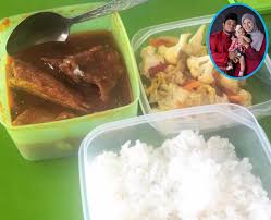 Menu bekal makan siang pertama yakni bento. Bila Suami Hari Hari Bawa Bekal Ke Pejabat Sebenarnya Isterilah Yang Hebat En Suami Sila Hargainya Seperti Lelaki Ni Sarankan Keluarga