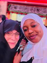 Gamu a kofar imam hussain 🥺😭Wannan Matar ce ta taimaka min dan nashiga  gurin masoyi Imam hussain saboda cunkoson mutane 🥲😭 Allahu Akbar Labbaika  na gaske Ya imamu hussain