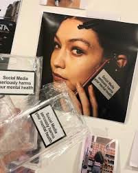 Social Media Seriously Harms Your Mental Health Iphone 11 Case Pin On Armas De Distraccion Masiva