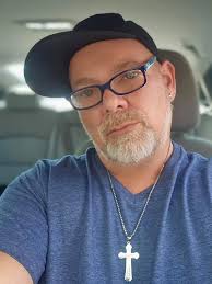 Hi everyone! I've been loving this group a lot and been learning a lot. My  friend has found a bug and we're trying to ID it but would like your  opinion. We