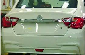 Terdengar bunyi 'cep' ketika ia melepaskan kecupannya. Azelery Com