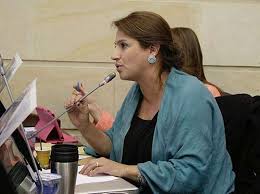 Artículos, videos, fotos y el más completo archivo de noticias de colombia y el mundo sobre paola holguín. Senadora Holguin Es Vergonzosa La Complicidad Del Gobierno De Santos Con El Regimen De Maduro El Cooperante
