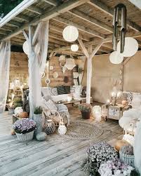 Amazing Patio Neutral Bohemian Les Jardins Rien Sont Foulee Seulement Pres Ces Pelouses Et Les Haut Patio Boheme Deco Terrasse Exterieure Deco Terrasse