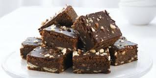 È composto da un impasto di albume d'uovo, miele e zucchero, farcito con ne esistono diverse varianti regionali, il più famoso è il torrone di cremona. Dolci Con Torrone Avanzato 10 Idee Per Riciclarlo Agrodolce