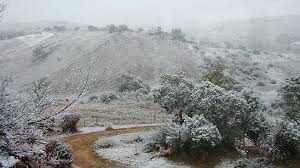 Autos cubiertos de nieve, al igual que plantas, jardines, techos de viviendas y espacios públicos era la imagen que se imponía en la capital de córdoba y las localidades del gran córdoba en las primeras horas de hoy y, de acuerdo al pronóstico del servicio meteorológico local. Ayer Infierno Hoy Invierno Cae Nieve En Altas Cumbres
