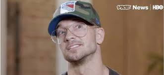 Bývalý pastor Hillsongu Carl Lentz se stává součástí další megacírkve