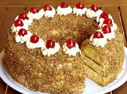 Den ganzen kuchen nun mit der creme einstreichen. Original Frankfurter Kranz Rezept In Frankfurter Kranz Form Mit Buttercreme Selber Machen