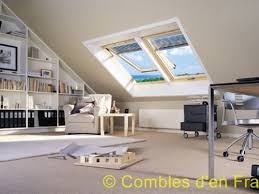 Double Velux Et Rayonnages Sous Pente Deco Chambre Sous Pente Idee Combles Combles