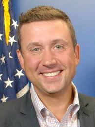 Anti-transgender tweet draws criticism for Minnesota lawmaker