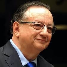 Emilio Palacio's Instagram, Twitter & Facebook