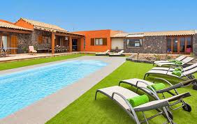 Besides our own fuertegoat brand we stock clothes and accessories of trendsetting labels. Villa Mase Auf Fuerteventura Las Casas Canarias