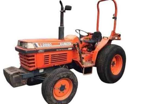 Kubota L2850 Tractor