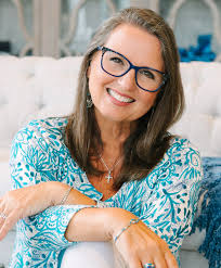 Christine Hoy's Instagram, Twitter & Facebook