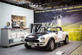 Abarth 124 spider nelle nuove livree al salone di parigi 2016. Fiat 124 Abarth Spider Milano Autoclassica Originale Cavalli Vapore