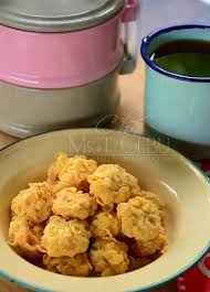 Masukkan telur dan esen vanila. Resipi Biskut Cornflakes Rangup Dapur Tanpa Sempadan