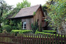 Wasser zieht vögel und andere gartentiere an, feuer wärm an kühlen tagen. Wohnen Im Garten Was Eigentumer Wissen Mussen Modulheim De