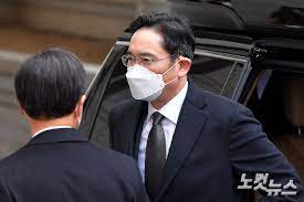 국내 재계 1위 총수가 중고차 시장을 이용하는 건 얼핏 어울리지 않는 일 같지만, 이번이 처음은 아니다. Lku7ig50wna4lm