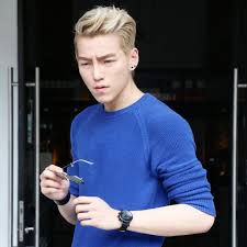 In 2015 i bleached my hair about four times, hoping for a blonde ombre/balayage. Bleach Blonde Buzz Cut Men Novocom Top