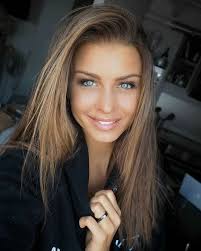 Blond foncé ont souligne très vaste sarah jessica parker. 1001 Idees Pour Decider Quelle Couleur De Cheveux Choisir Les Looks Attrape L Åil Cheveux Couleur Cheveux Cheveux Blonds Fonces