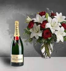 Just pick your flowers here and let us do the rest for you! Local Florist In Paris Luxury Flower Delivery In Paris Send Flowers Paris France