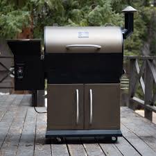 Very even temperature distribution across the grill means you don't need to worry about some meat being done earlier than others. Z Grills 700d Wood Pellet Smoker Review A Feature Rich Grill For The Price