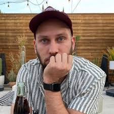 Samantha Farr's Instagram, Twitter & Facebook