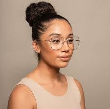 Amber Oscar's Instagram, Twitter & Facebook