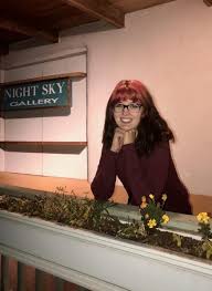 Photo major Alexandra Rose Malone focuses