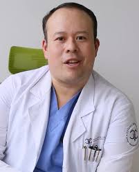 Conoce al Dr. Víctor Calva🧑🏻‍⚕️....