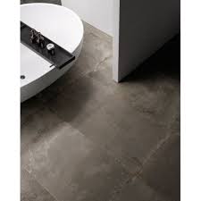 Timewood natur von ceramica sant'agostin o vpe = 1,44 m², r10+ verfügbar in den größen 30 x 120 cm und 20 x 120 cm das praktische wesen von fliesen vereint mit der zeitlosen optik von holz. Fliesen Braun Rost Metalllisiert Industriell Sant Agostino Oxidart Iron 90x90