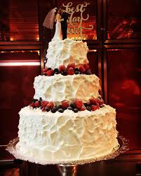 ホテルウェディングにぴったり 大人可愛いウェディングケーキまとめ marry マリー wedding cakes cake wedding