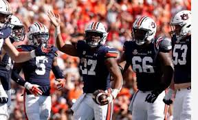 Auburn Tigers & Alabama Crimson Tide Friendly Trash Talk | 𝐁𝐫𝐞𝐚𝐤𝐢𝐧𝐠  𝐍𝐞𝐰𝐬 : 𝐀𝐮𝐛𝐮𝐫𝐧 𝐓𝐢𝐠𝐞𝐫𝐬 𝐒𝐮𝐬𝐩𝐞𝐧𝐝 𝐕𝐞𝐭𝐞 ... | Facebook
