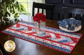 Quilt As You Go Venice Table Runner Kit Summertime Video Demonstration Project Follow Along With Jen To Learn The In 2020 Patriotic Centerpieces Quilts Quilt Kit