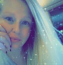 Pamela Chaisson's Instagram, Twitter & Facebook