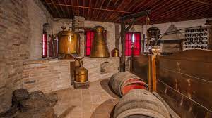 Dalle ore 10.00 alle ore 18.00 di tutti i giorni della settimana è possibile ammirare lo splendido panorama dal belvedere del giardino del castello. Castello Di Grinzane Cavour