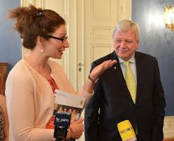 Volker bouffier was born on december 18, 1951 in gießen, germany. Kinder Und Jugendrechte Charta Vorgestellt Aktuelle Woche