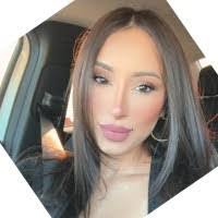 Veronica Veras's Instagram, Twitter & Facebook