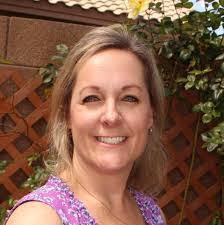 Danielle Gifford's Instagram, Twitter & Facebook