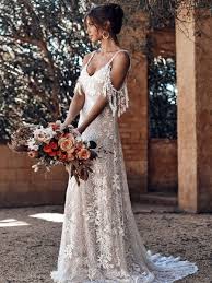 Ob ihre hochzeitskleider spitze, seide, chiffon oder andere materialien haben sollen, wissen frauen meist schon ganz wichtig sind die hochzeitsschuhe, die hochzeitskleider spitze in szene setzen. Spitze Brautkleider Billge Spitze Brautkleider Spitze Brautkleider Milanoo Com