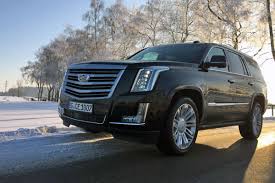 The 2021 cadillac escalade looks bold, drives well, and is extremely comfortable over the cadillac escalade stands at 76.7 inches (6.4 feet) tall from tire to roof. American Idol Der Cadillac Escalade Platinum Im Test