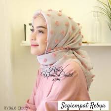 Sayangnya andika tidak mau menjelaskan lebih detail mengenai perempuan yang tengah dipacarinya itu. Lukisan Wanita Cantik Berhijab Cikimm Com