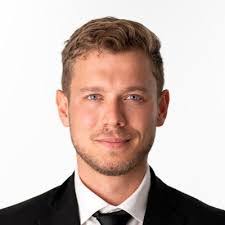 Justin Hedges's Instagram, Twitter & Facebook