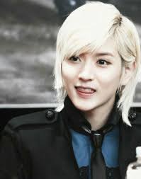 4 sao Hàn Quốc mặc đồ Thom Browne đẹp nhất