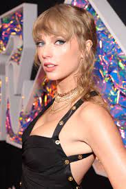 Taylor Swift Gives Us a New Era of Beauty at the VMAs | Vogue