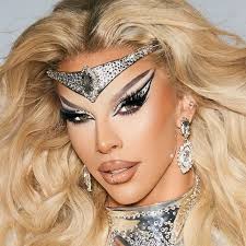 DANIELLE BARTON 🦋✨🏳️‍🌈 (@daniellebartonn) • Instagram photos and videos