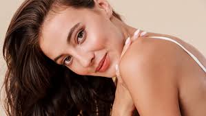 La doctora Candy Hernández analiza las tendencias que van a primar en  medicina estética este año